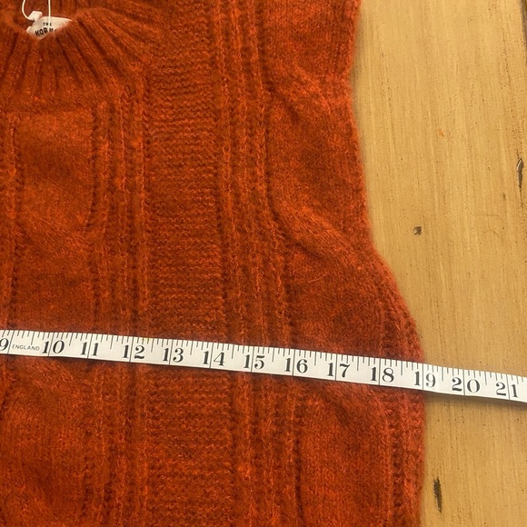 Women’s Burnt Orange Cable Knit Vest Acrylic New Size small/medium - Picture 5 of 10